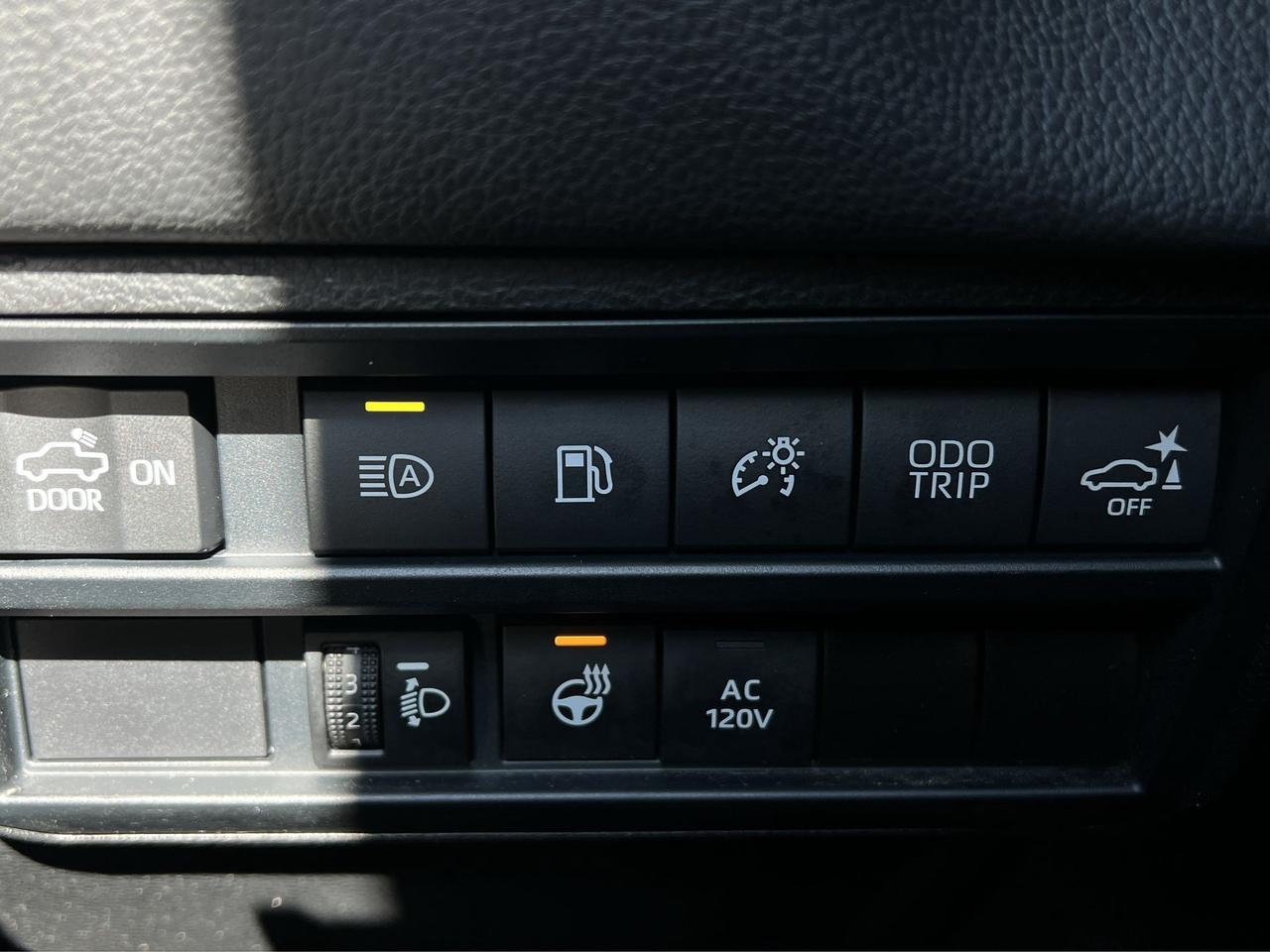 2022 Toyota Tundra LIMITED HYBRID 4X4 | CREW | LEATHER | PANO ROOF Photo