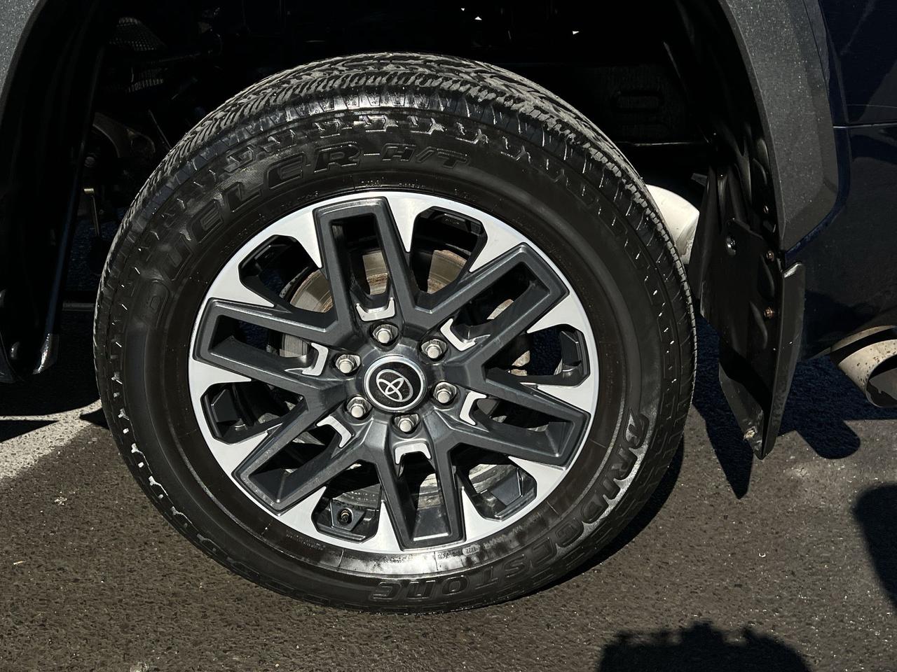 2022 Toyota Tundra LIMITED HYBRID 4X4 | CREW | LEATHER | PANO ROOF Photo