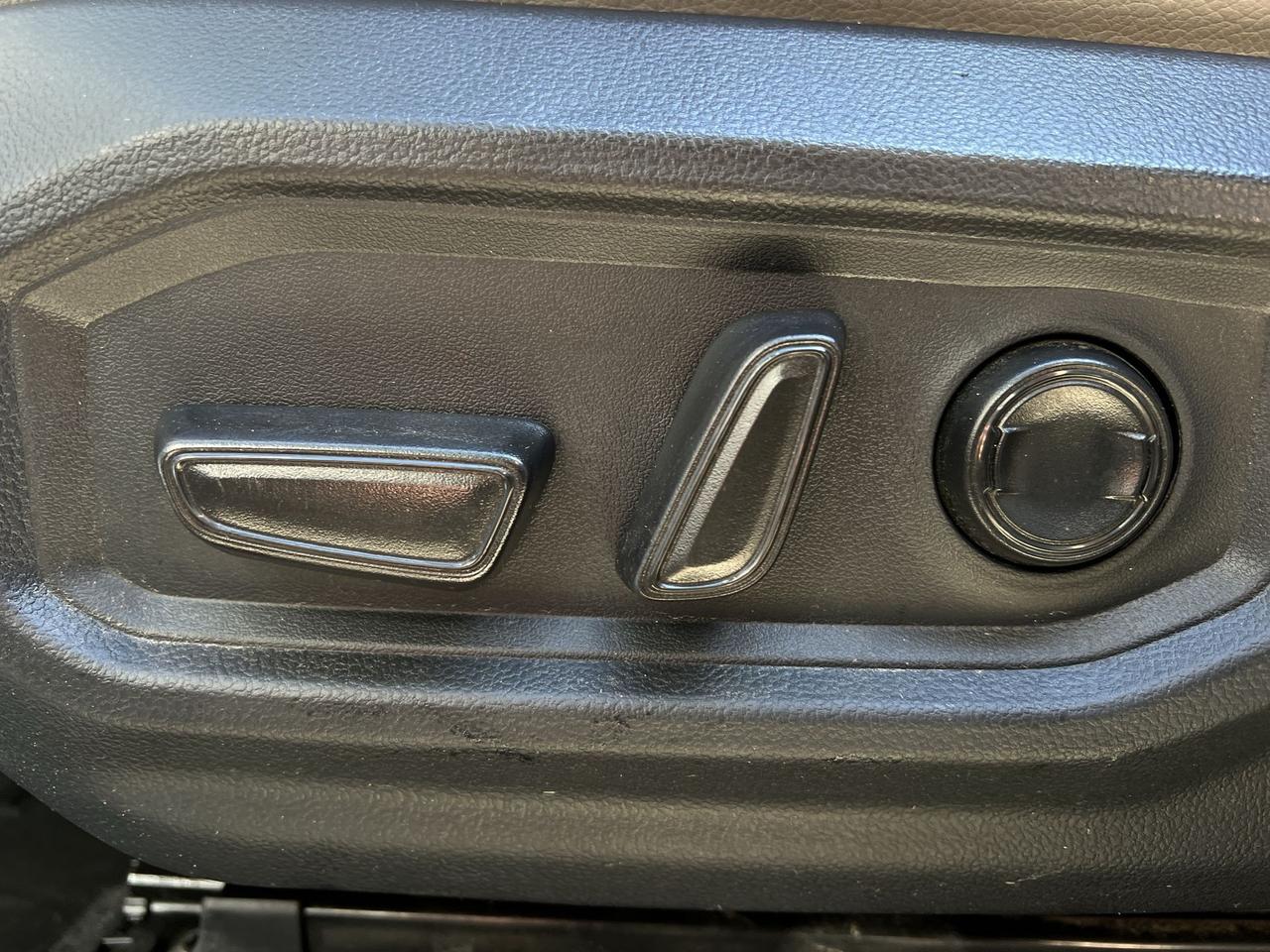 2022 Toyota Tundra LIMITED HYBRID 4X4 | CREW | LEATHER | PANO ROOF Photo