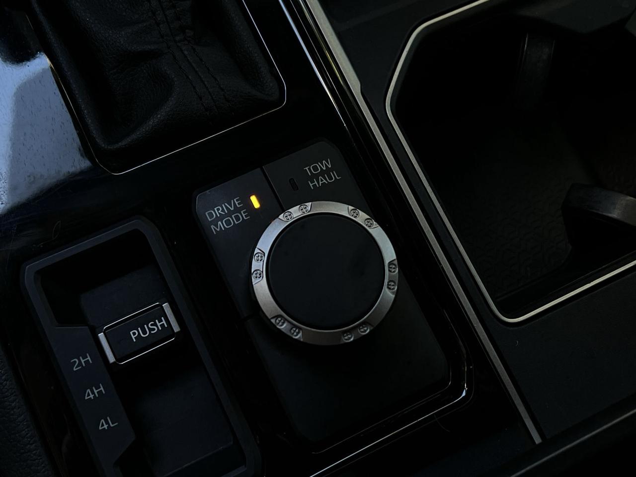 2022 Toyota Tundra LIMITED HYBRID 4X4 | CREW | LEATHER | PANO ROOF Photo