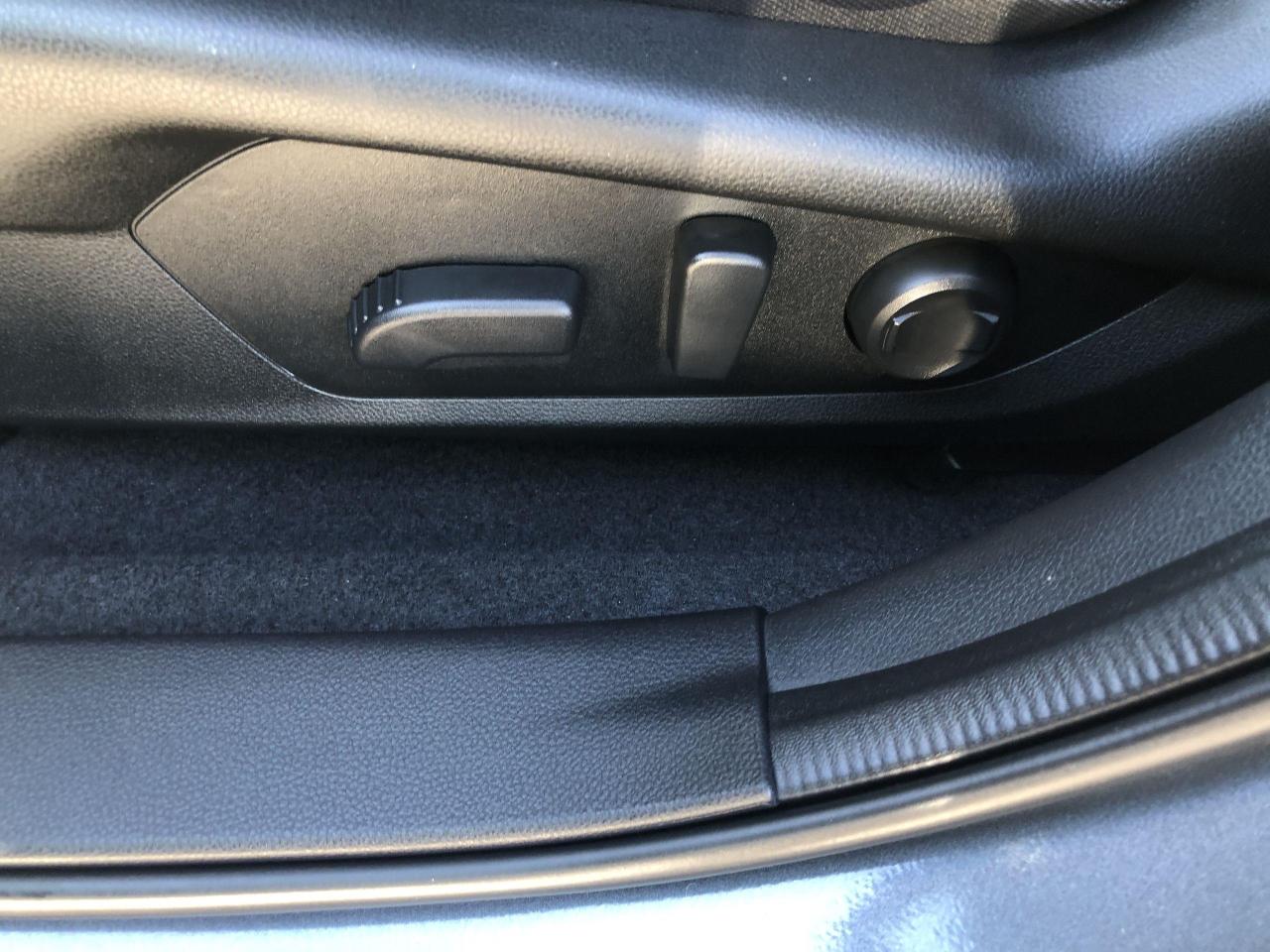 2025 Subaru XV Crosstrek Limited LIKE NEW!!  ONLY 6KKMS, LIMITED, LEATHER, Photo