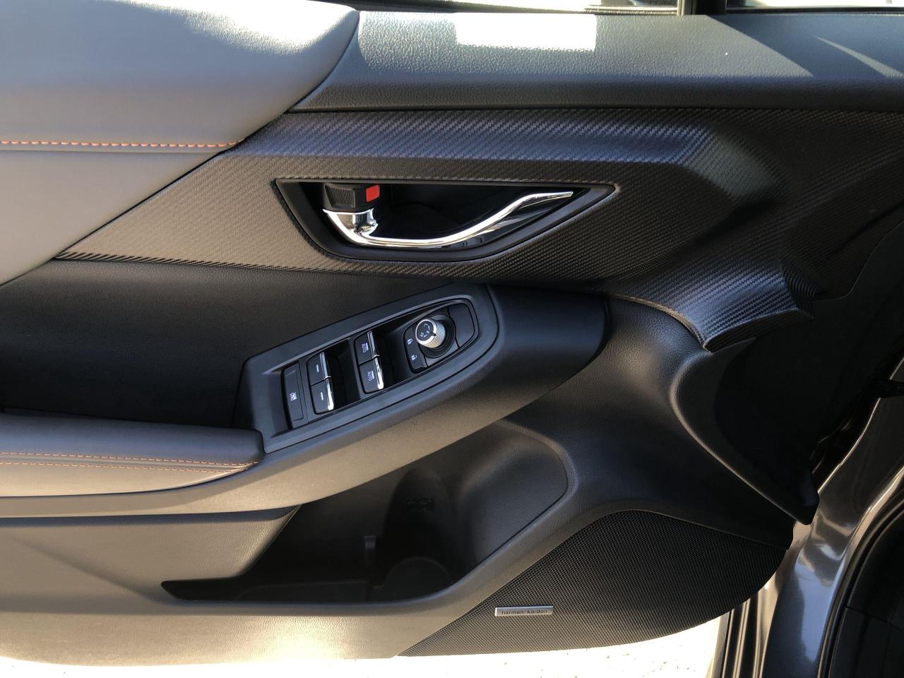 2025 Subaru XV Crosstrek Limited LIKE NEW!!  ONLY 6KKMS, LIMITED, LEATHER, Photo