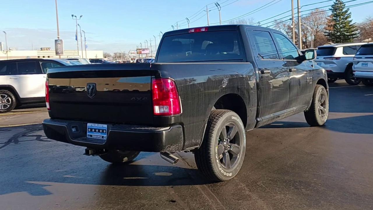 2023 RAM 1500 Classic HTD SEATS & WHEEL / RMT START / BLACK APPEARANCE Photo