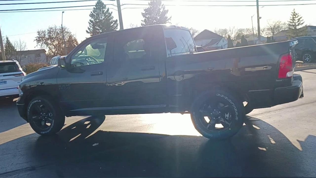 2023 RAM 1500 Classic HTD SEATS & WHEEL / RMT START / BLACK APPEARANCE Photo