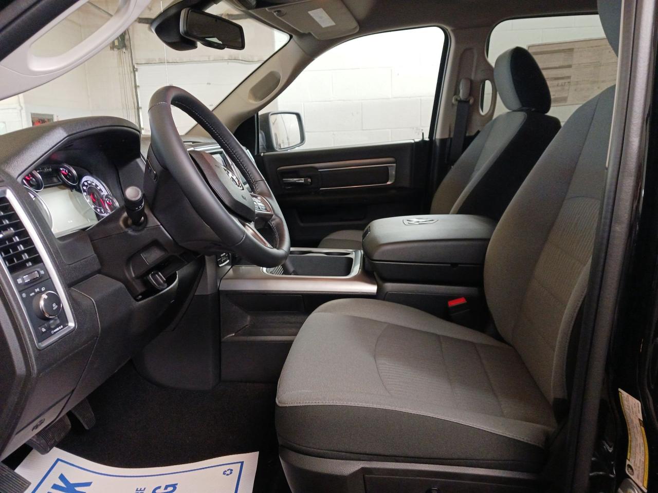 2023 RAM 1500 Classic HTD SEATS & WHEEL / RMT START / BLACK APPEARANCE Photo