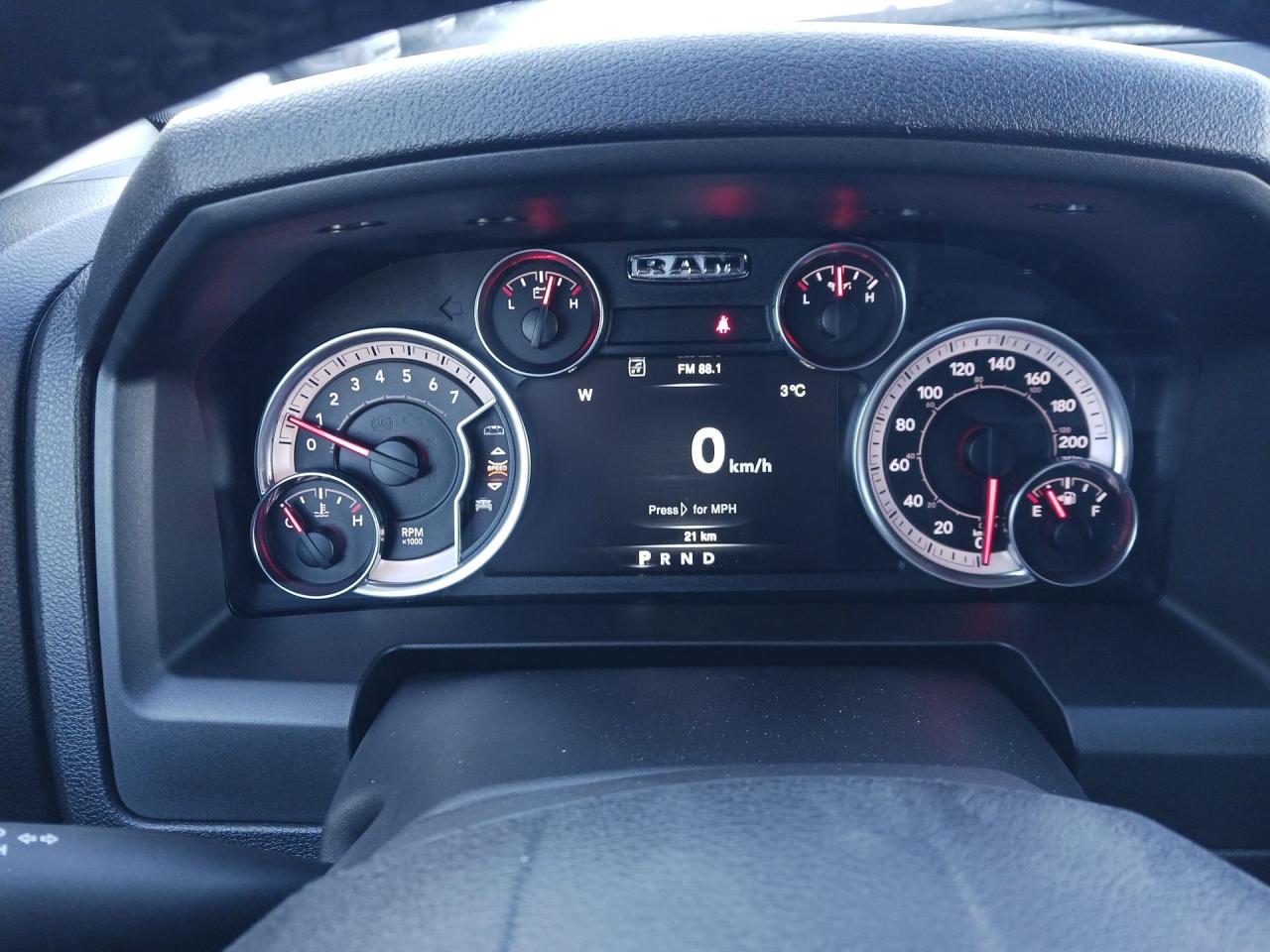 2023 RAM 1500 Classic HTD SEATS & WHEEL / RMT START / BLACK APPEARANCE Photo