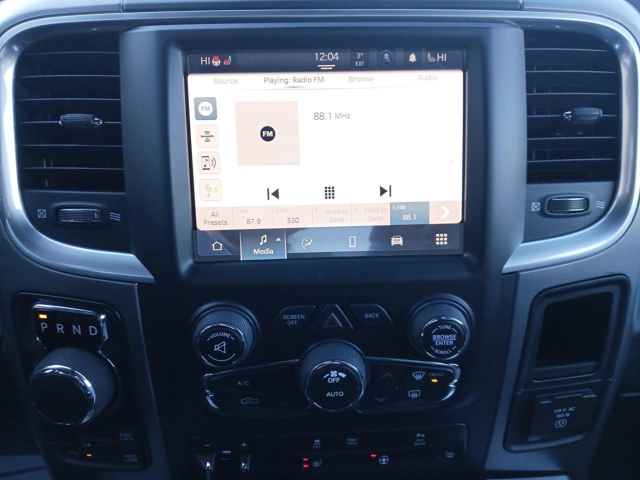 2023 RAM 1500 Classic HTD SEATS & WHEEL / RMT START / BLACK APPEARANCE Photo