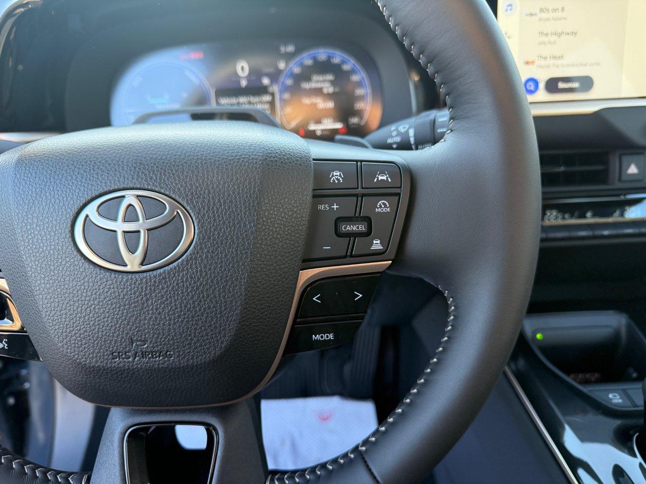 2025 Toyota Crown Signia Limited Photo