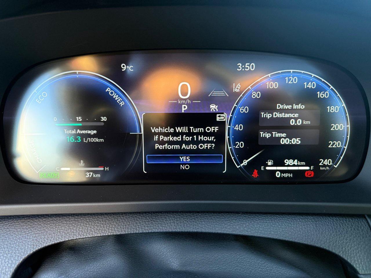 2025 Toyota Crown Signia Limited Photo