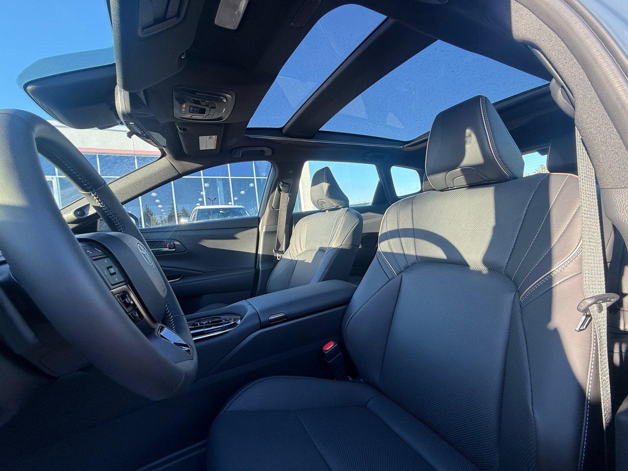 2025 Toyota Crown Signia Limited Photo