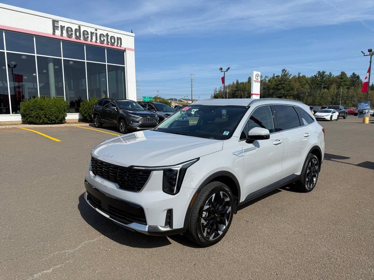 2024 Kia Sorento EX Photo0