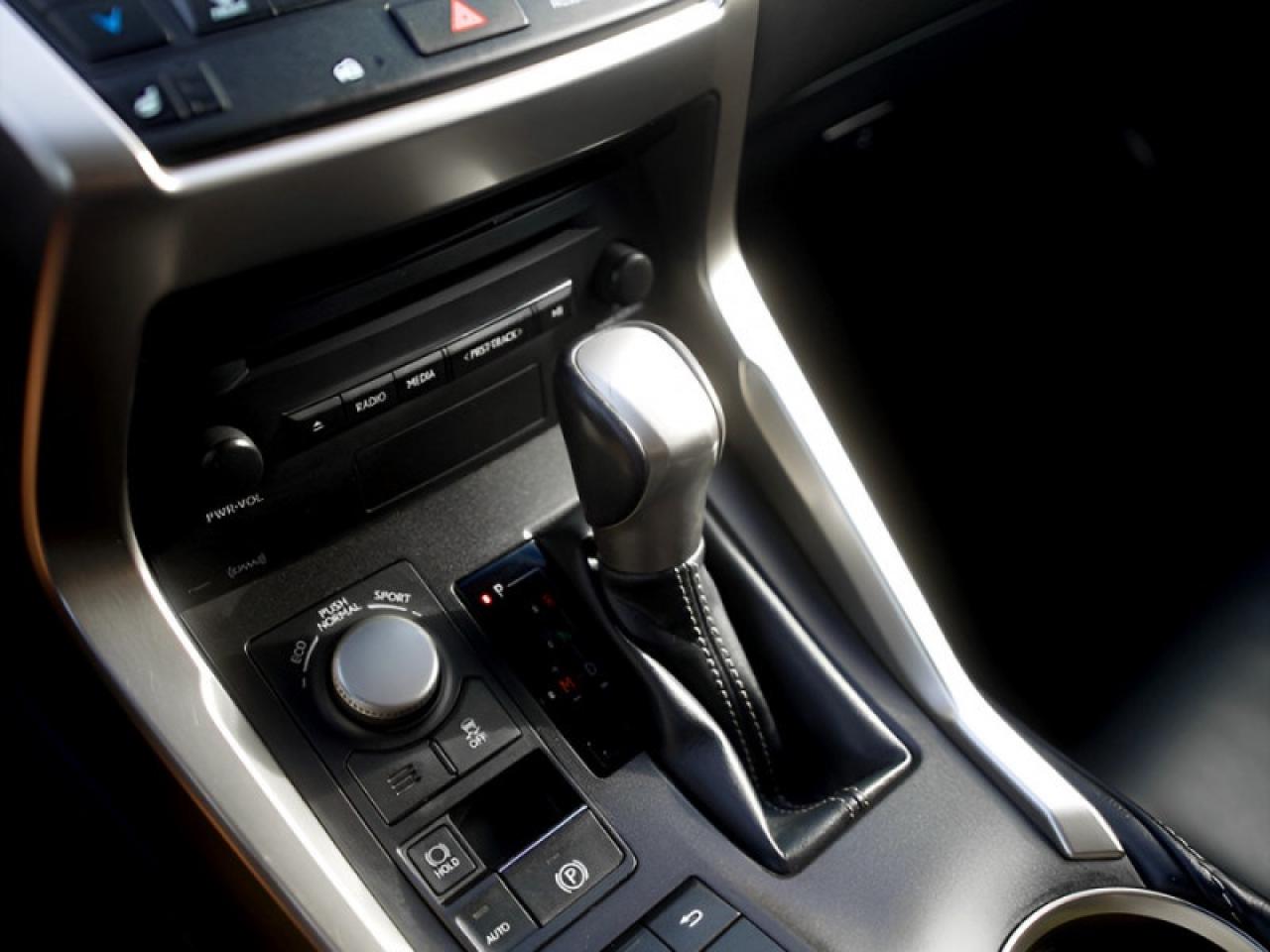 2016 Lexus NX 200t 200t  **VERY CLEAN  - LOW KMS** Photo