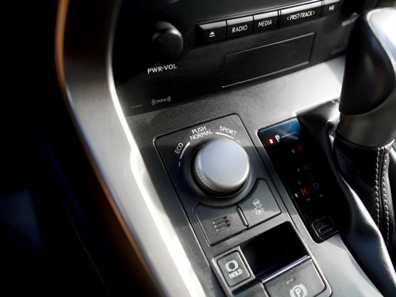 2016 Lexus NX 200t 200t  **VERY CLEAN  - LOW KMS** Photo