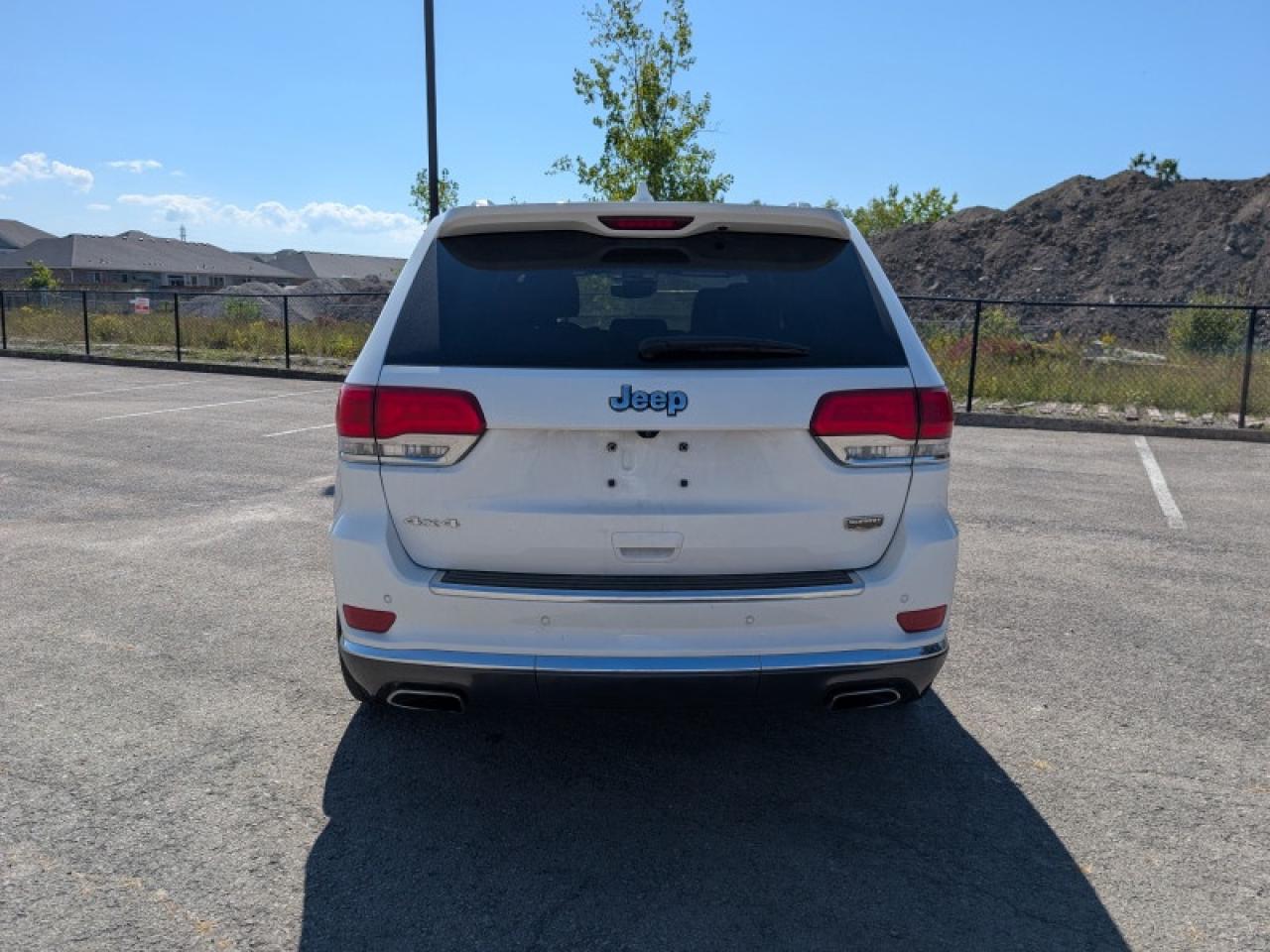 2018 Jeep Grand Cherokee Summit  **PREMIUM ALLOY WHEELS** Photo3
