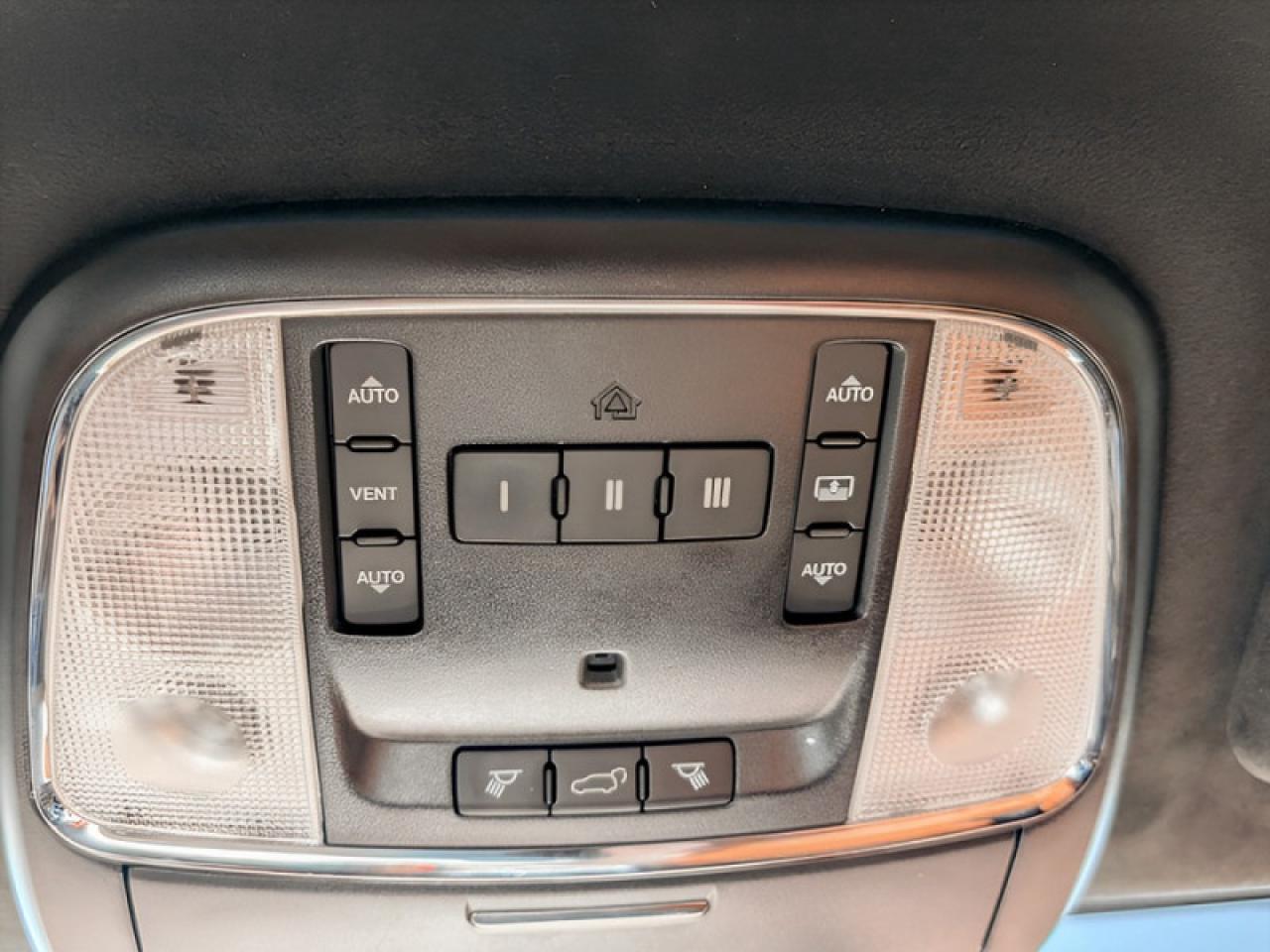 2018 Jeep Grand Cherokee Summit  **PREMIUM ALLOY WHEELS** Photo