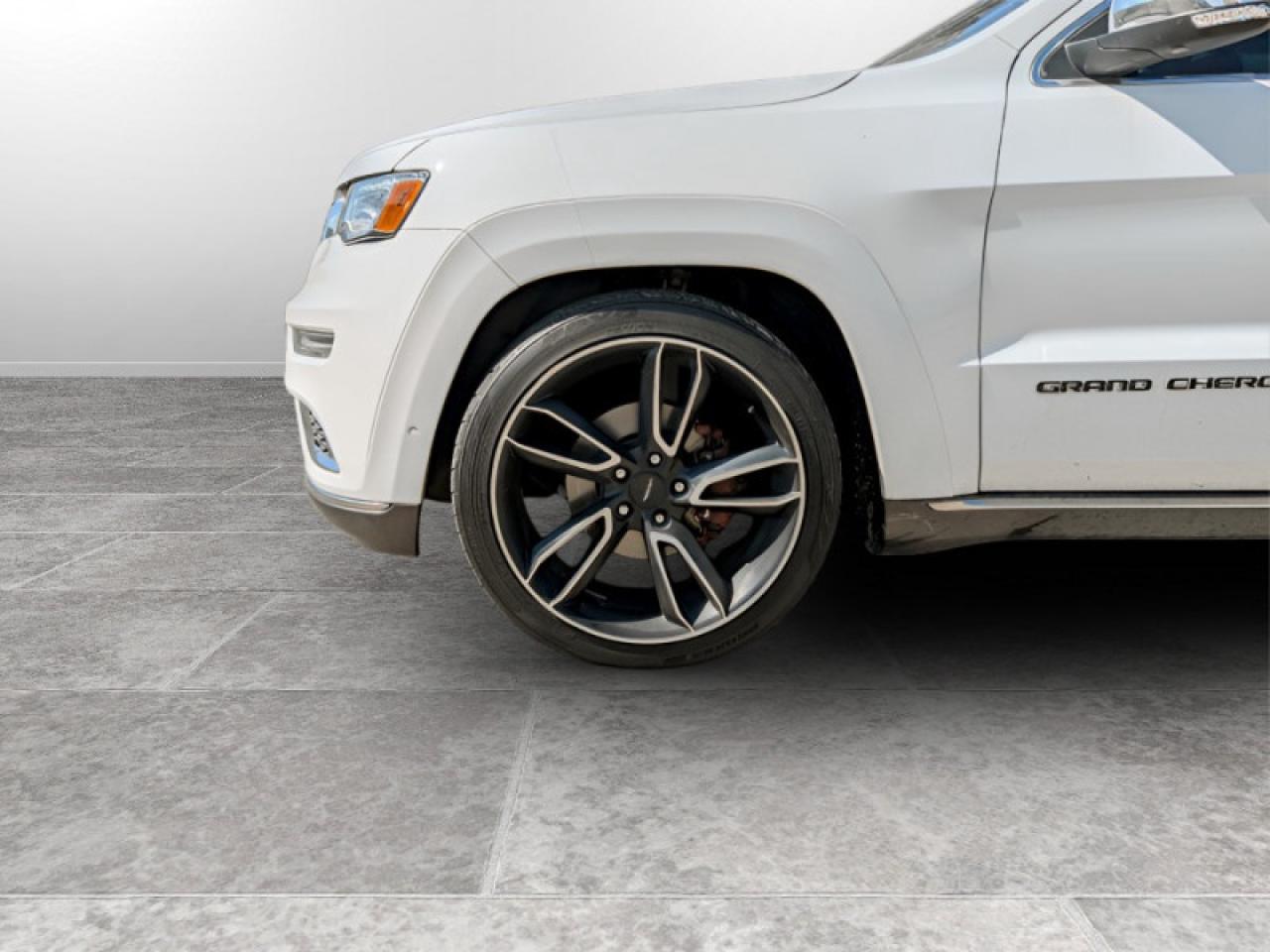 2018 Jeep Grand Cherokee Summit  **PREMIUM ALLOY WHEELS** Photo