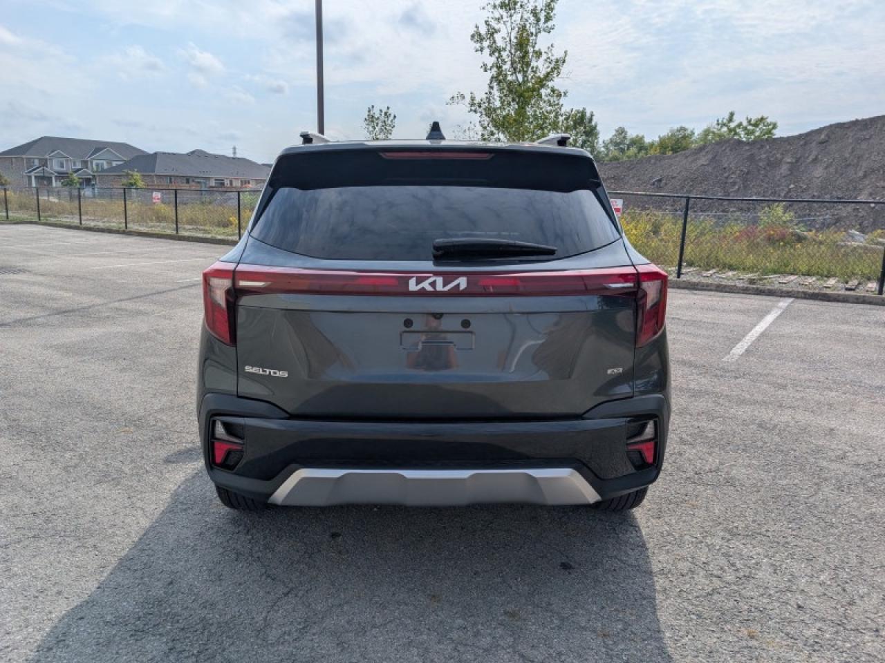 2024 Kia Seltos EX Premium  **SUNROOF - PWR GATE** Photo