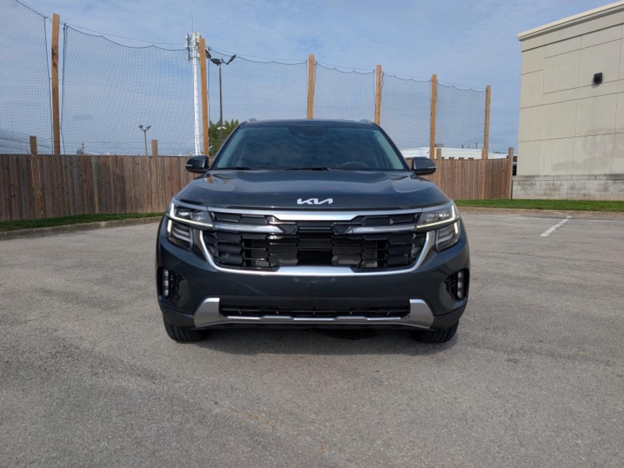 2024 Kia Seltos EX Premium  **SUNROOF - PWR GATE** Photo
