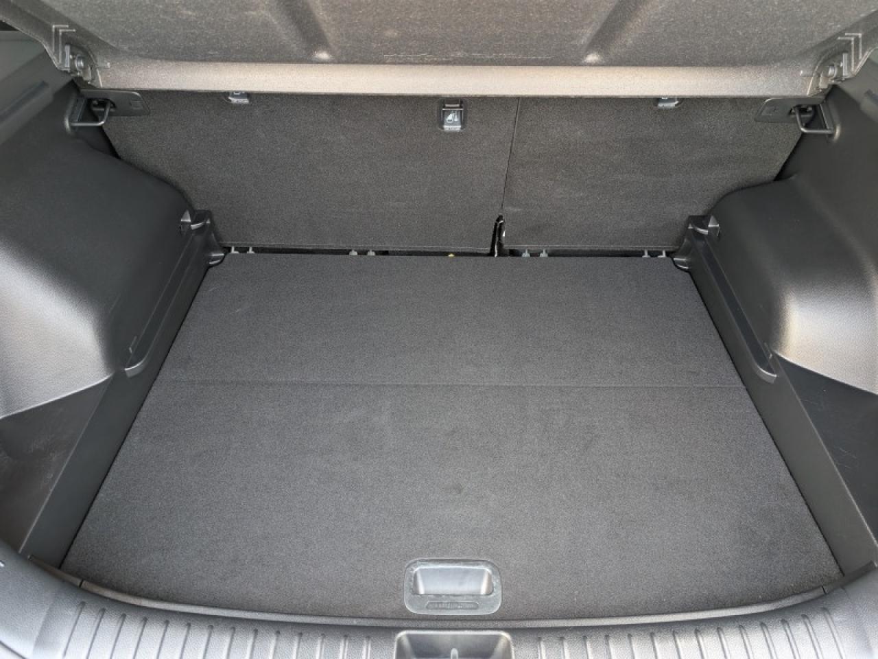 2024 Kia Seltos EX Premium  **SUNROOF - PWR GATE** Photo