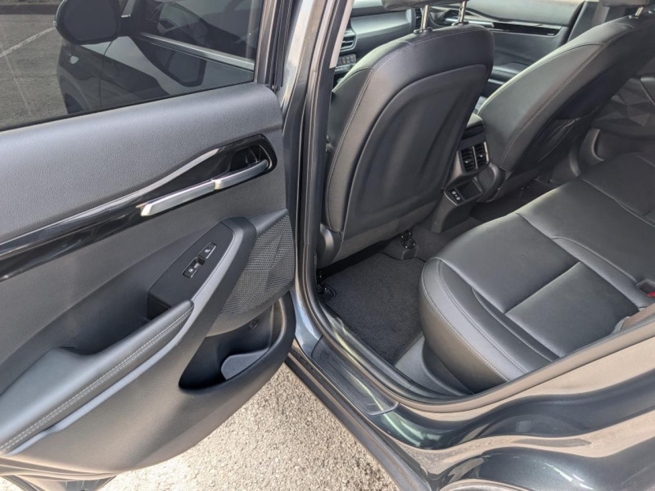 2024 Kia Seltos EX Premium  **SUNROOF - PWR GATE** Photo