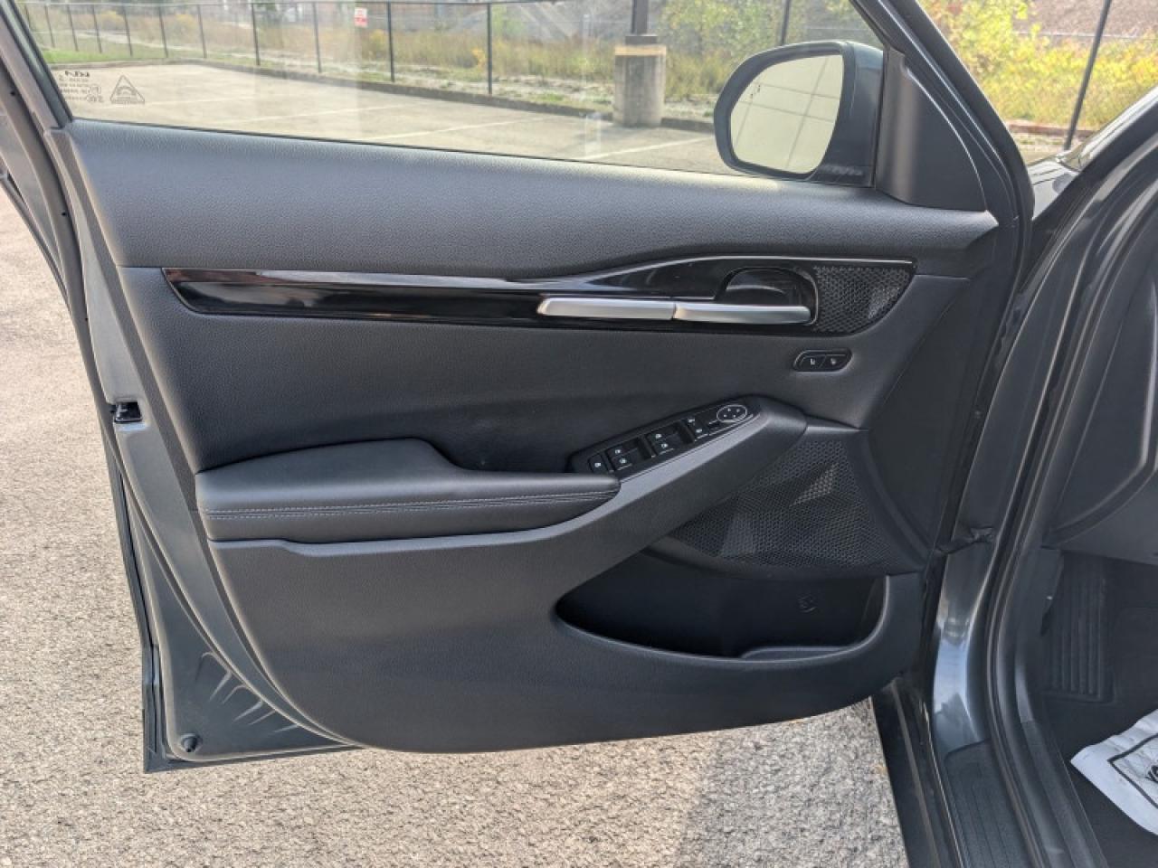 2024 Kia Seltos EX Premium  **SUNROOF - PWR GATE** Photo