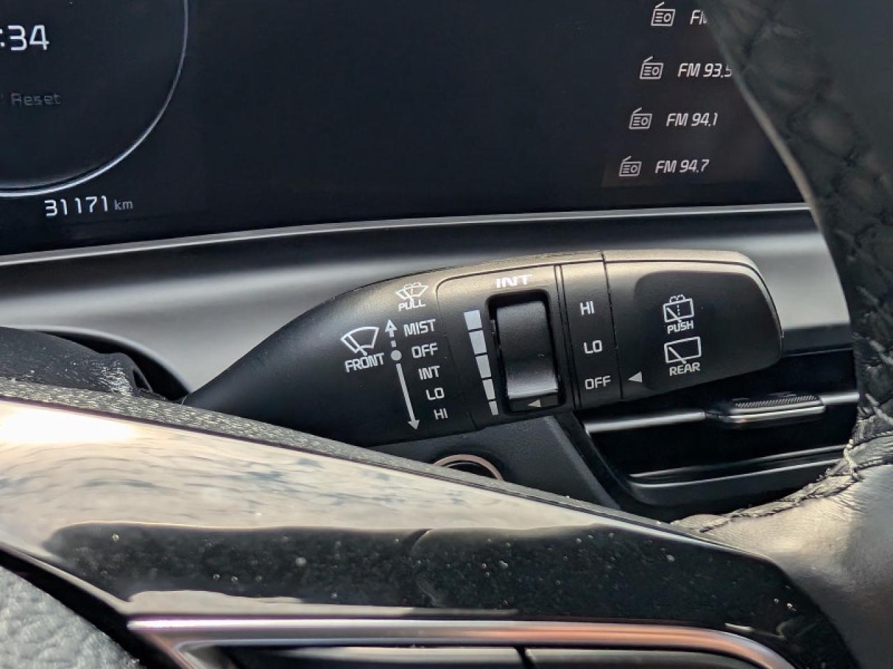 2024 Kia Seltos EX Premium  **SUNROOF - PWR GATE** Photo