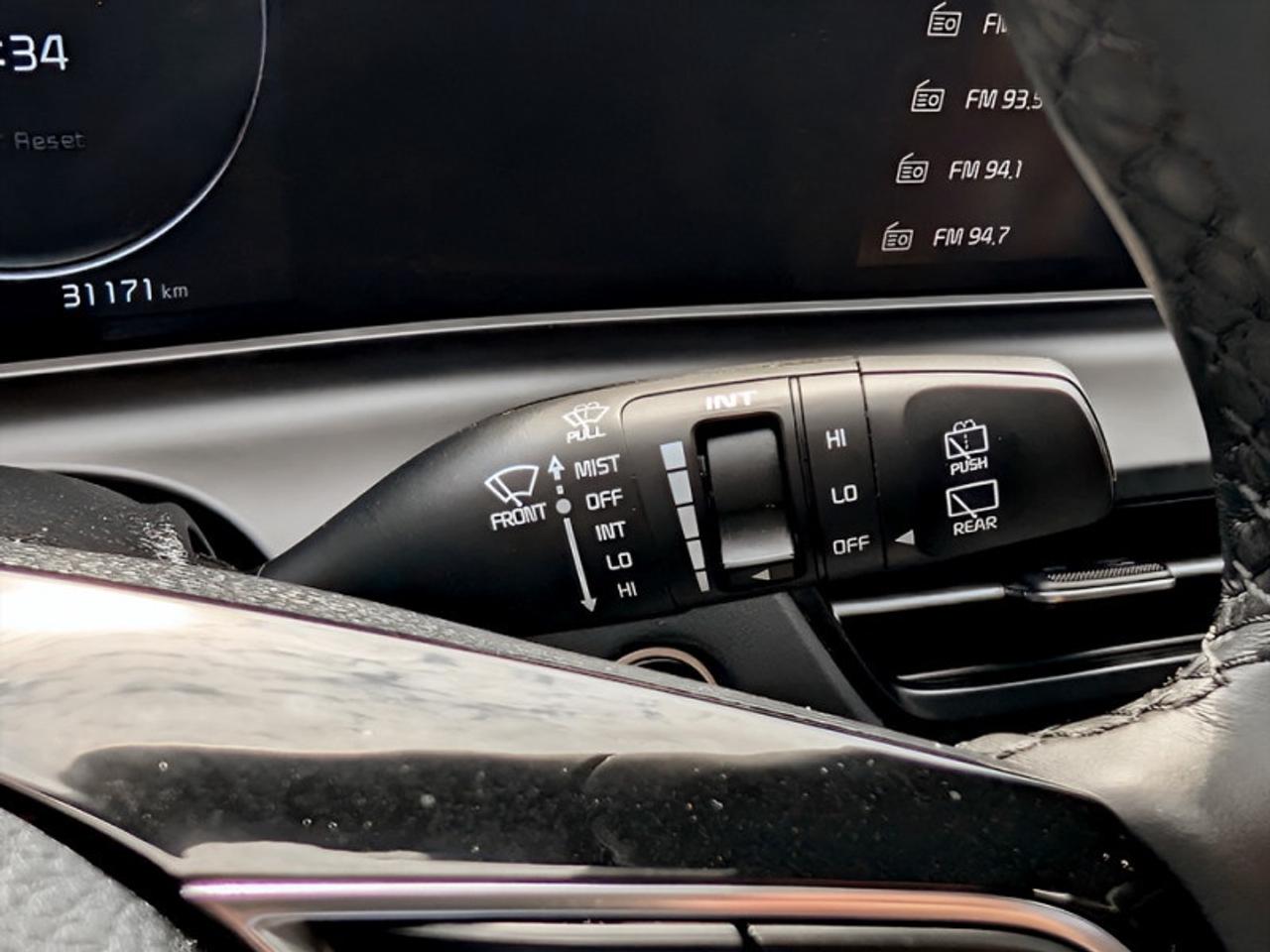 2024 Kia Seltos EX Premium  **SUNROOF - PWR GATE** Photo