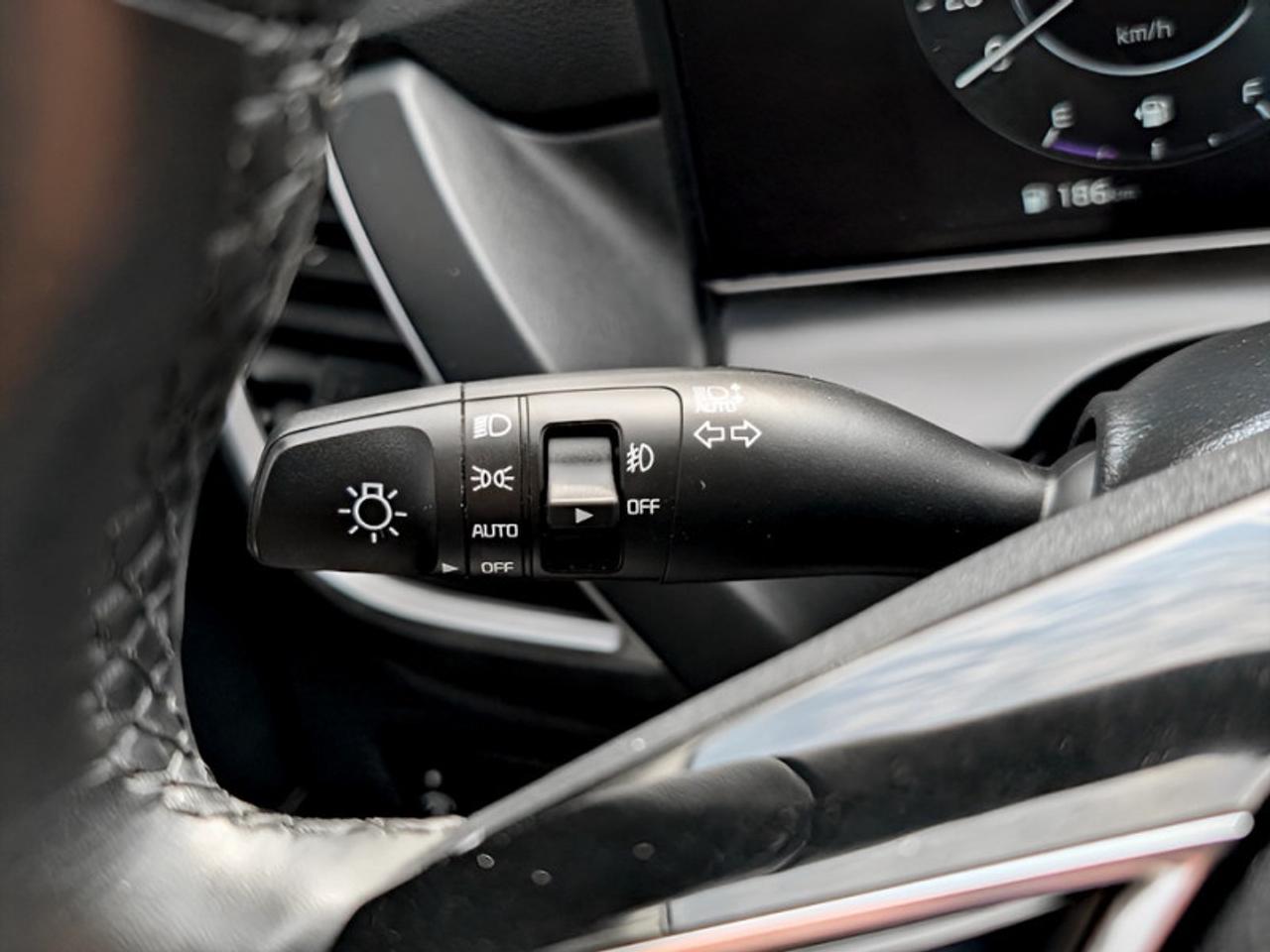 2024 Kia Seltos EX Premium  **SUNROOF - PWR GATE** Photo