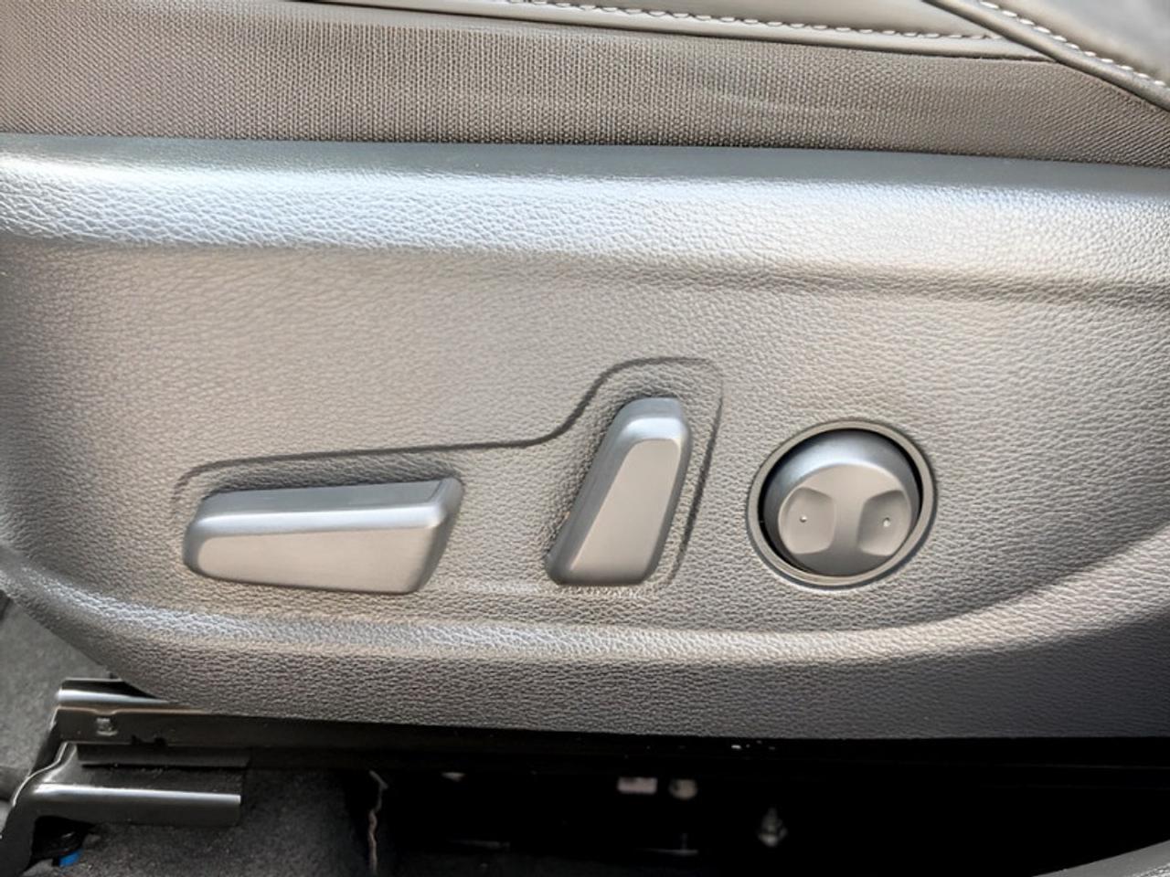 2024 Kia Seltos EX Premium  **SUNROOF - PWR GATE** Photo