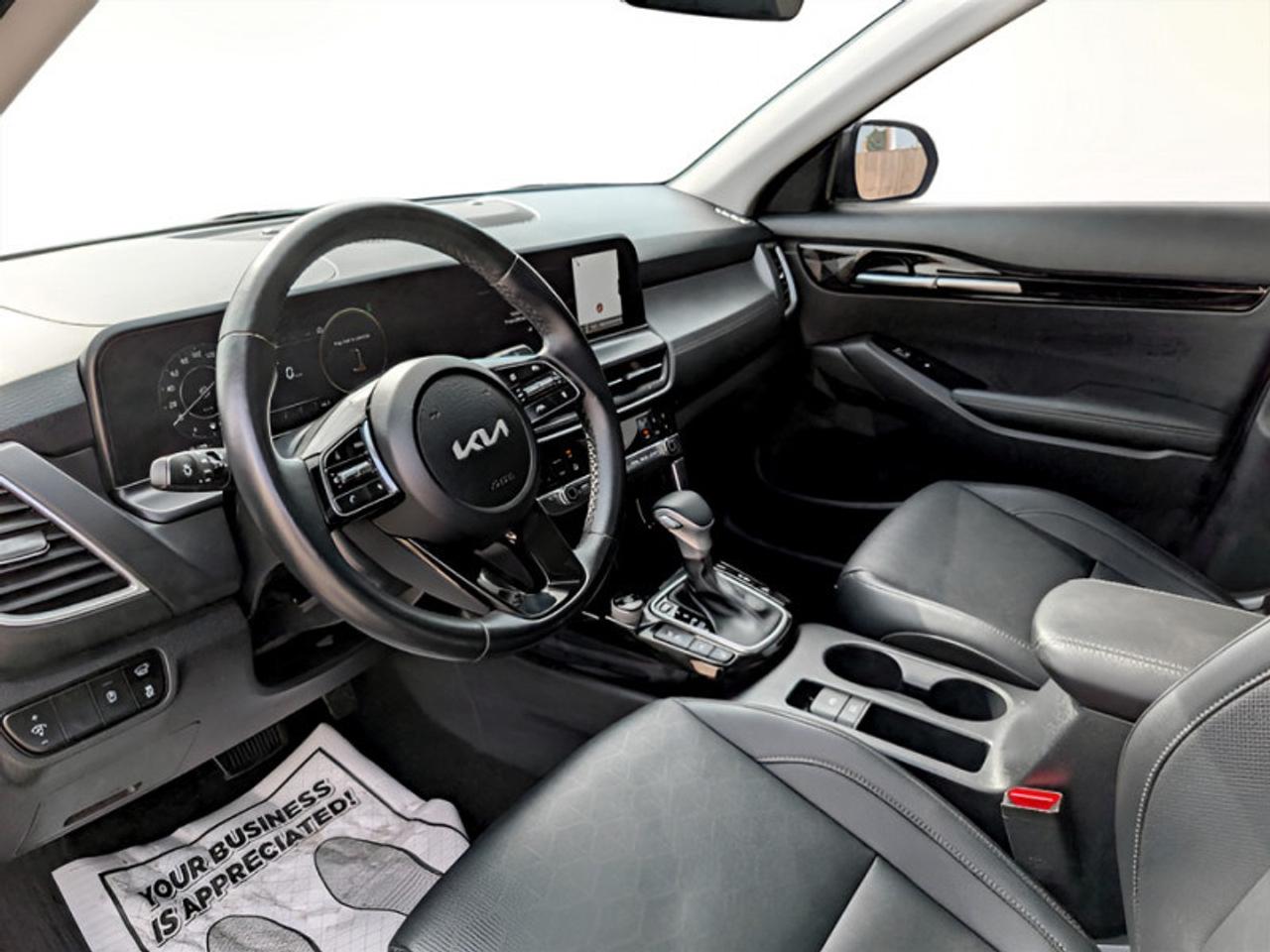 2024 Kia Seltos EX Premium  **SUNROOF - PWR GATE** Photo