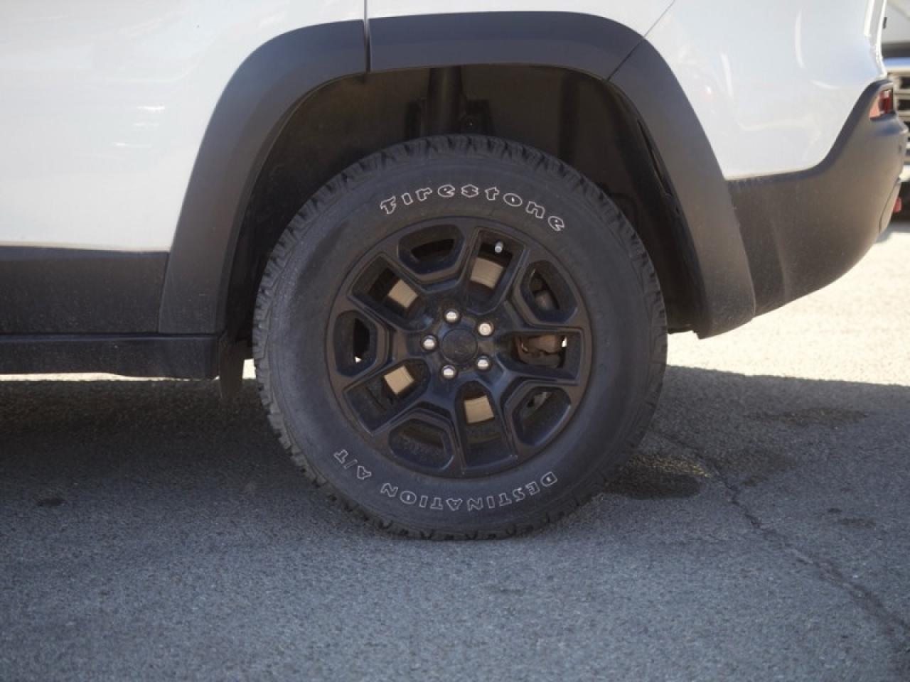 2022 Jeep Cherokee Trailhawk  **LOW KMS - 1 OWNER** Photo