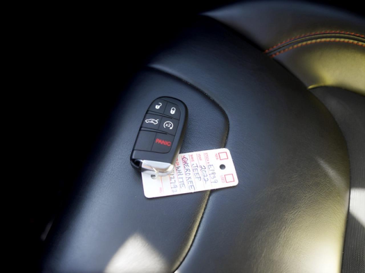 2022 Jeep Cherokee Trailhawk  **LOW KMS - 1 OWNER** Photo