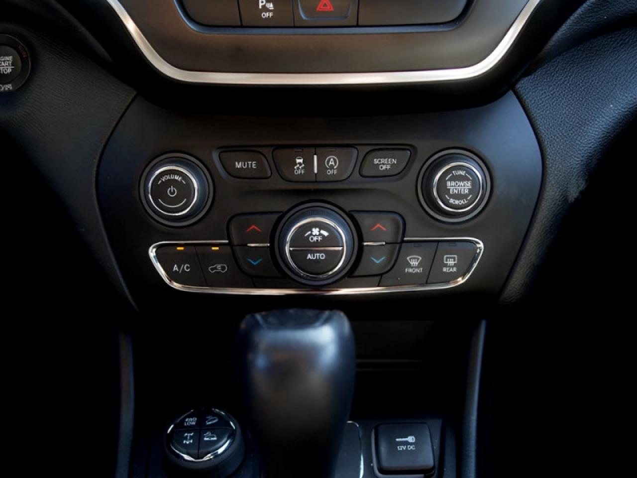 2022 Jeep Cherokee Trailhawk  **LOW KMS - 1 OWNER** Photo