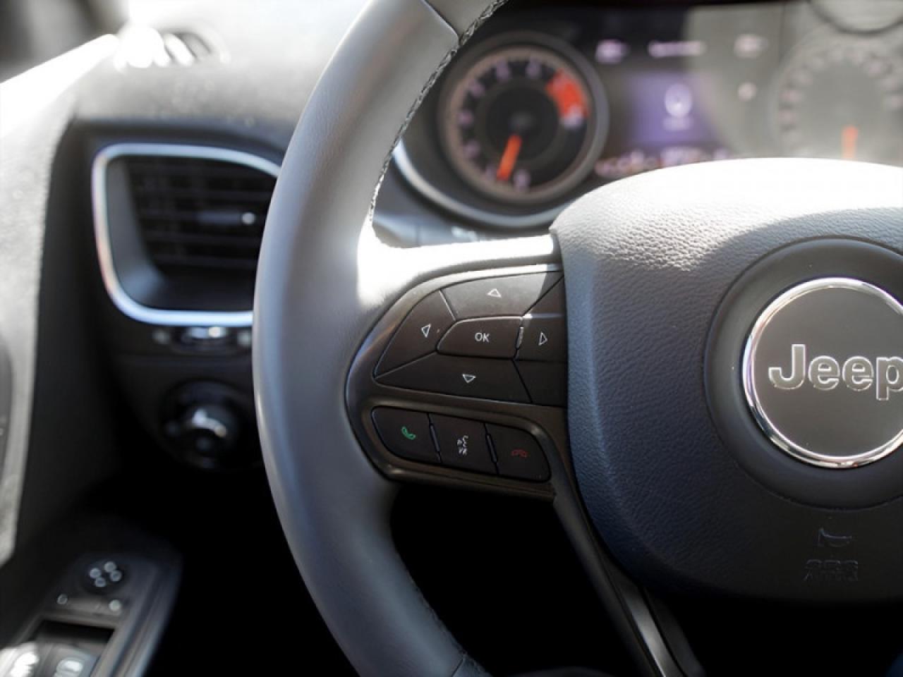 2022 Jeep Cherokee Trailhawk  **LOW KMS - 1 OWNER** Photo