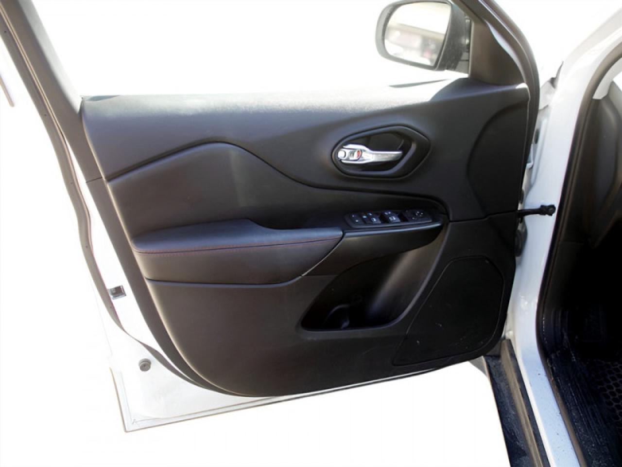 2022 Jeep Cherokee Trailhawk  **LOW KMS - 1 OWNER** Photo