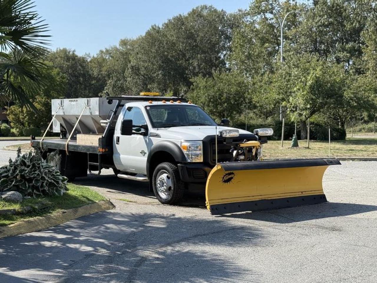 Used 2011 Ford F-550 Dually Diesel 4X4 13-Foot Flat Deck Plow & Sander Truck for sale in Burnaby, BC