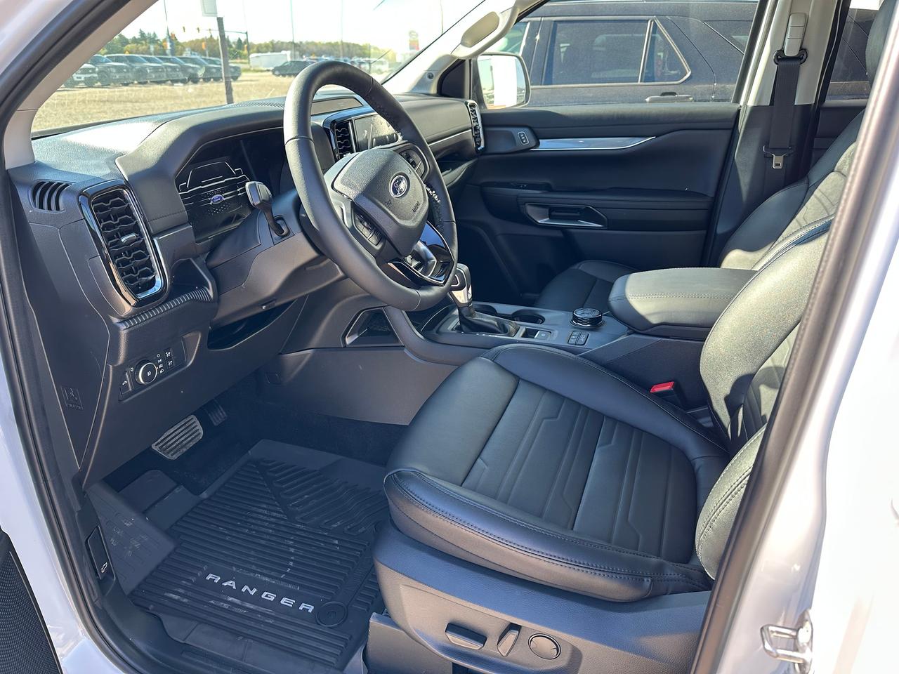 2025 Ford Ranger LARIAT 4WD SuperCrew 5' Box 500A Photo5