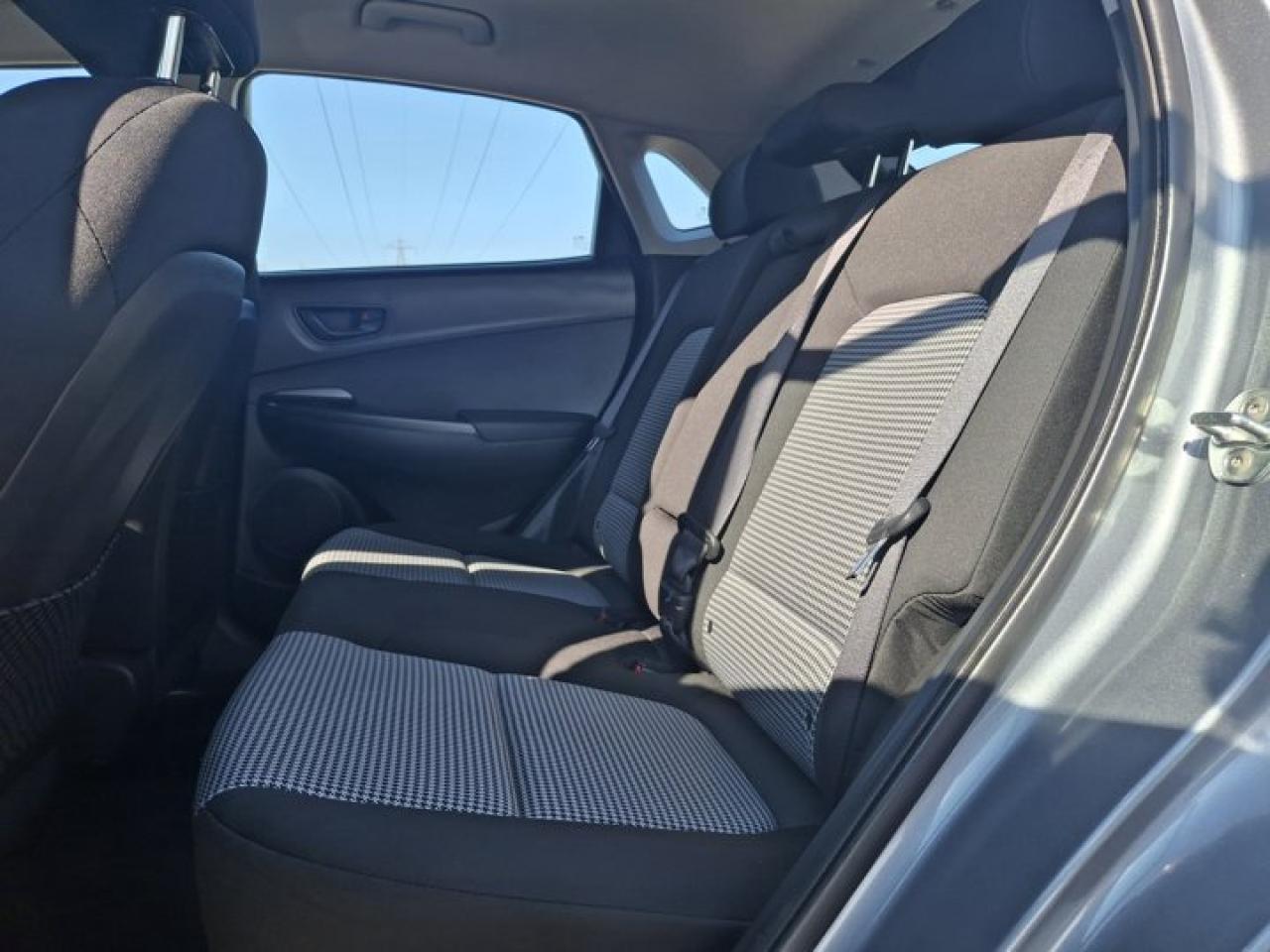 2021 Hyundai KONA Essential | Heated Seats | CarPlay + Android | Rear Camera | Alloy Wheels and More ! Photo