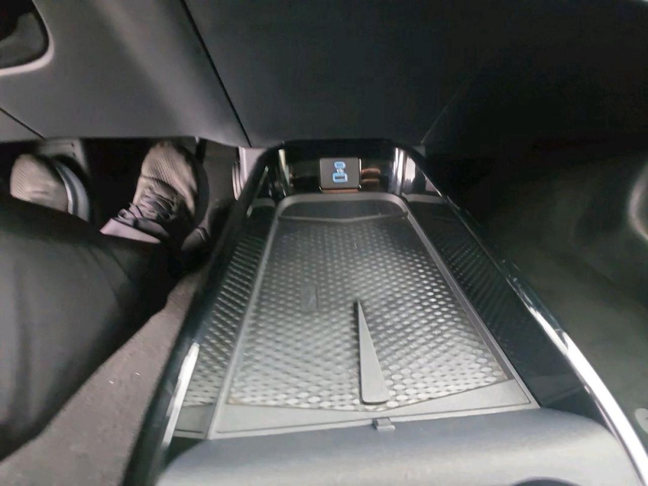 2022 Ford Mustang Mach-E Select Photo5