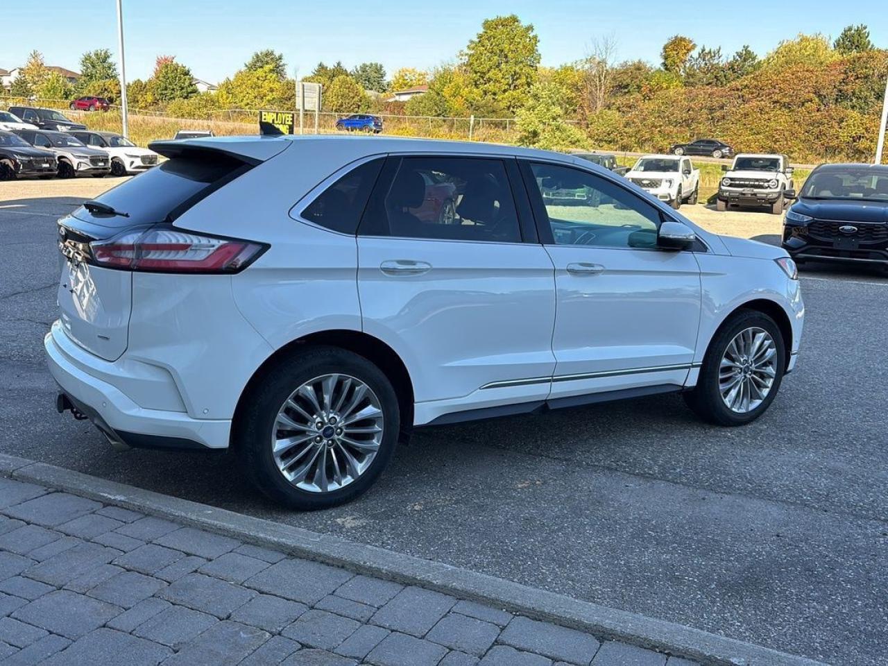 2022 Ford Edge Titanium Photo4