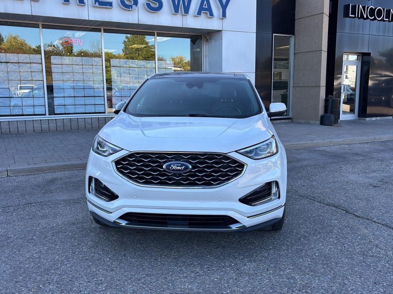 2022 Ford Edge Titanium Photo5