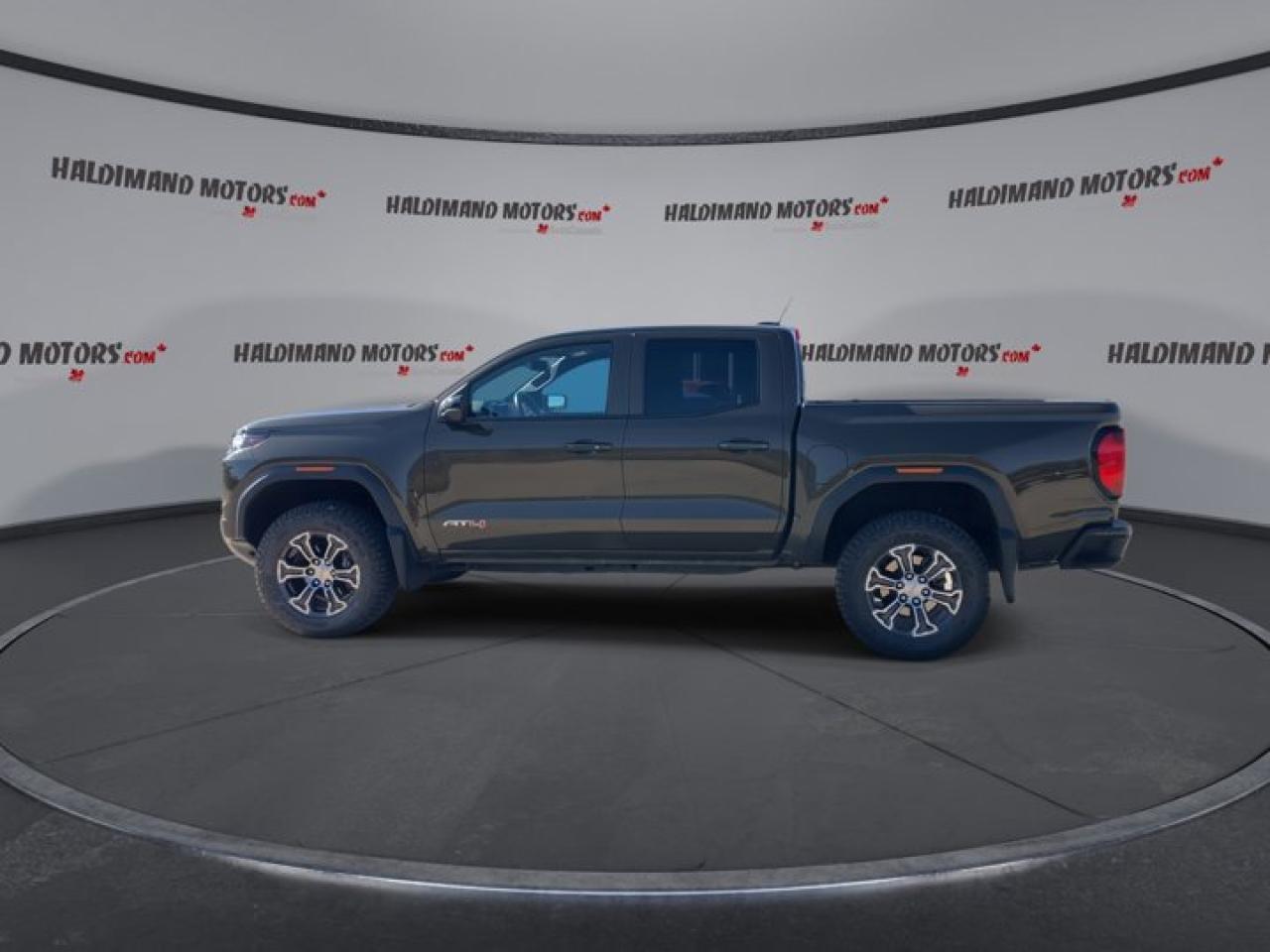 2023 GMC Canyon AT4 4WD Photo4