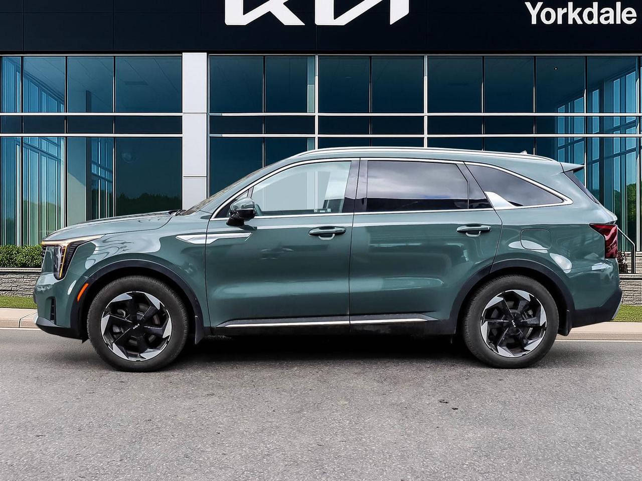 2025 Kia Sorento Plug-In Hybrid EX Photo3