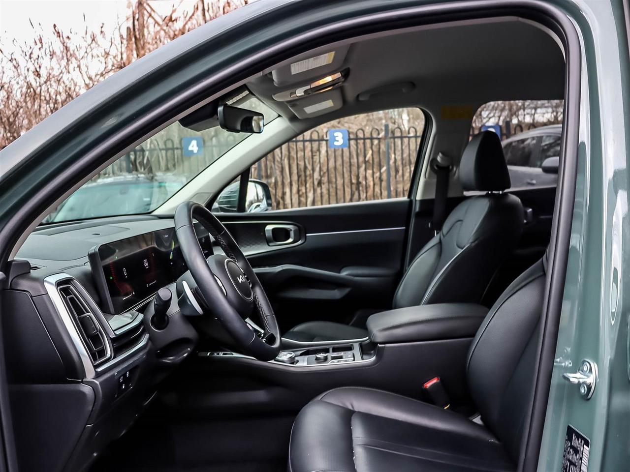 2025 Kia Sorento Plug-In Hybrid EX Photo