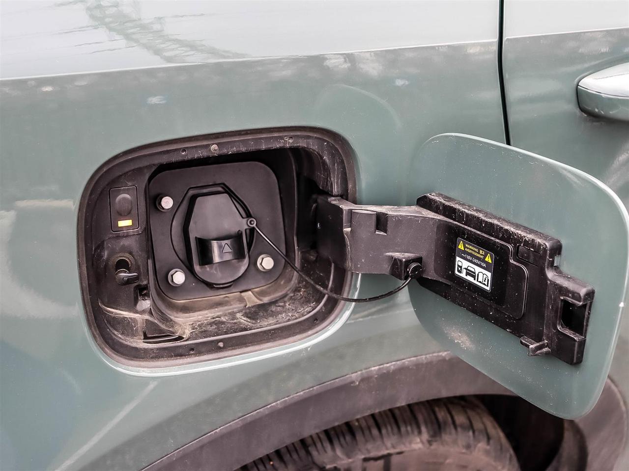 2025 Kia Sorento Plug-In Hybrid EX Photo