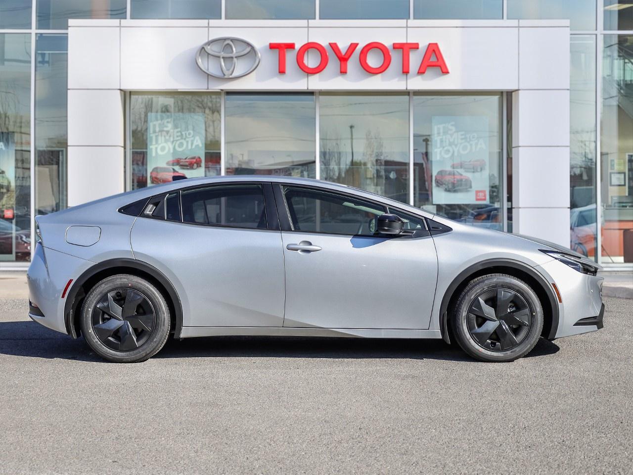 2026 Toyota Prius Plug-In Hybrid SE $8000 IN TOTAL SAVINGS AVAILABLE!! Photo3