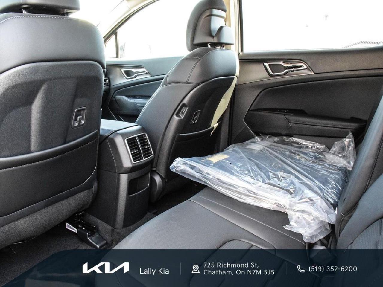 2026 Kia Sportage Plug-In Hybrid 2025 Kia Sportage PHEV - EX Premium | Dealership Demo | Qualifies for New Incentives Photo