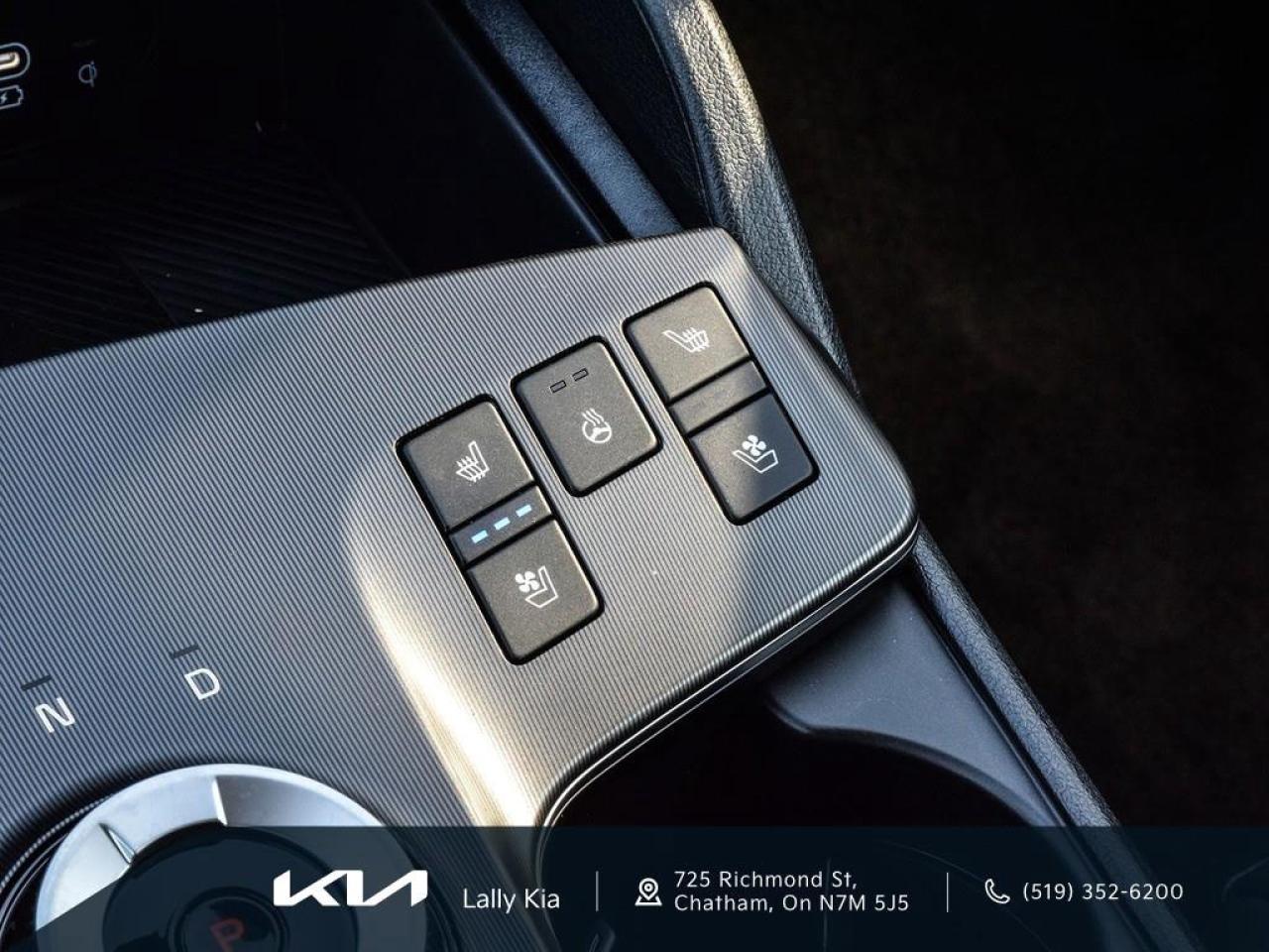 2026 Kia Sportage Plug-In Hybrid 2025 Kia Sportage PHEV - EX Premium | Dealership Demo | Qualifies for New Incentives Photo