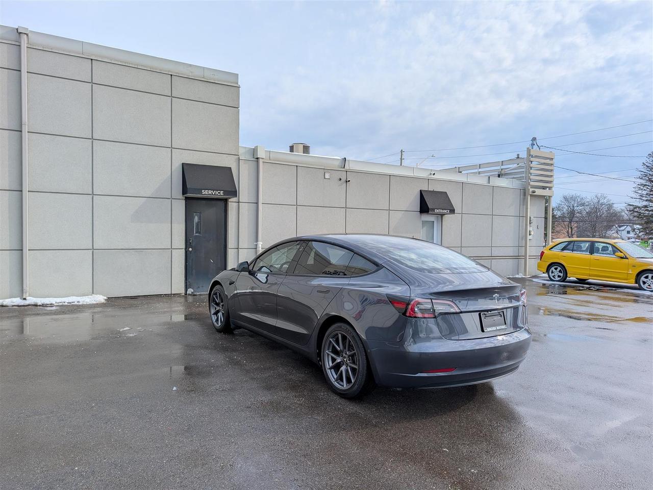 2021 Tesla Model 3 STANDARD RANGE PLUS Photo2