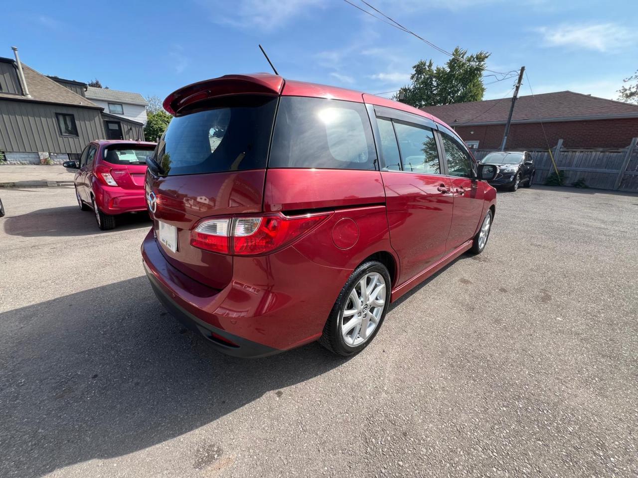 2017 Mazda MAZDA5 Grand Touring Photo4